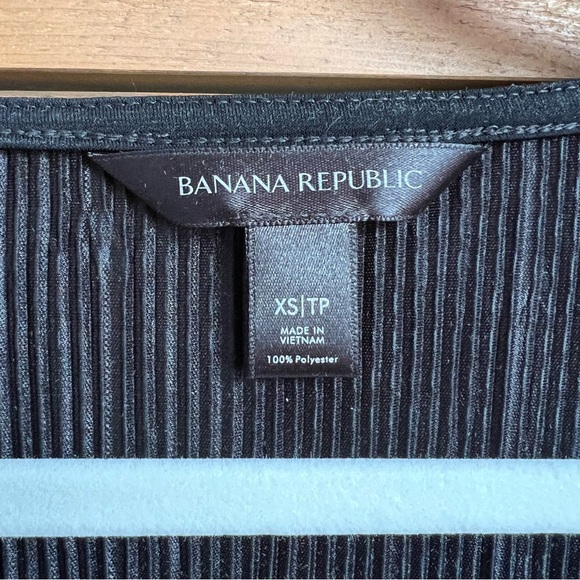 Black Banana Republic Plissé Peplum Dress Shirt - Picture 3 of 4